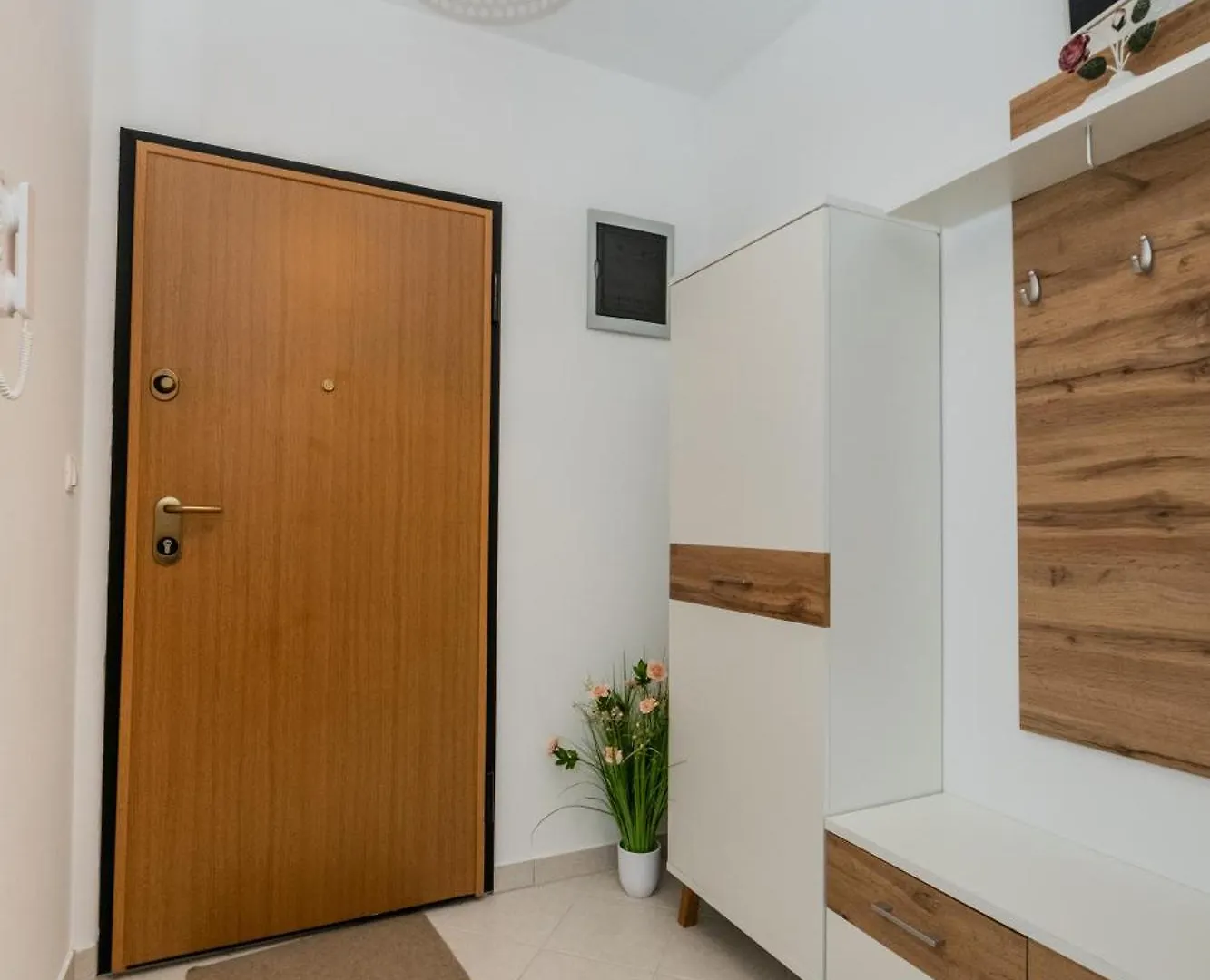 Sun Island Apartment Trogir 0*,